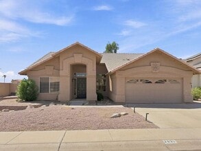 Building Photo - 2933 E Verbena Dr