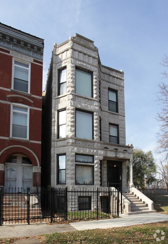 Building Photo - 4040 S Wabash Ave