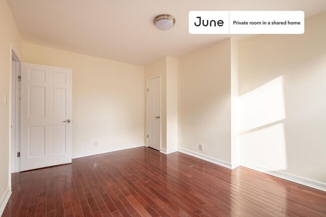 Foto del edificio - Room in Shared 3 bed/1 bath home