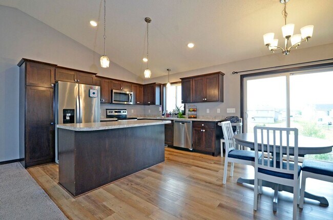 Building Photo - Great 4BR/3BA Big Lake Home Available mid August!