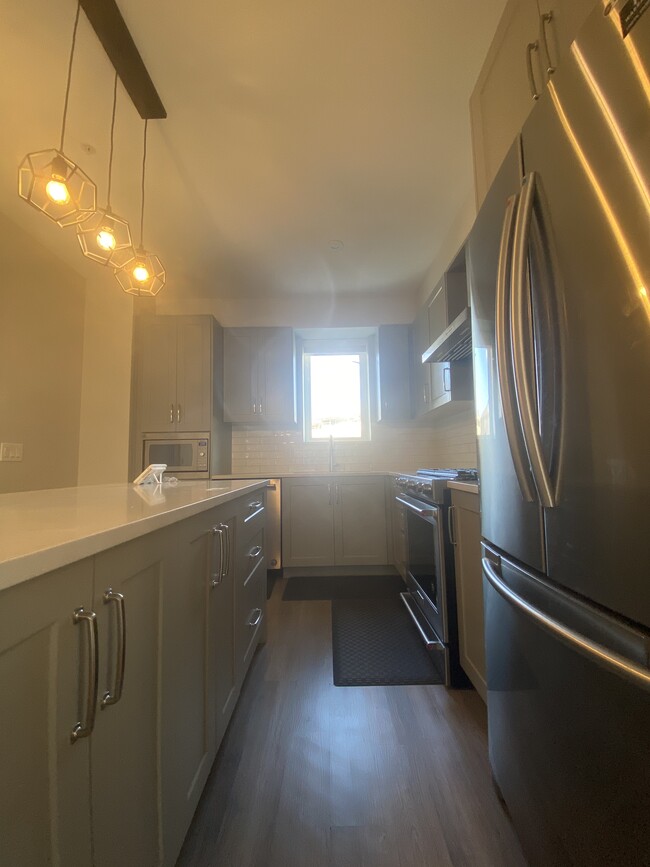 Building Photo - 15436 31 Av