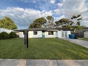 Building Photo - 1231 Mariposa Dr NE
