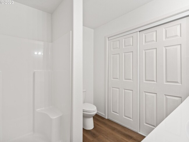 Foto del edificio - 600 N Earl Ct