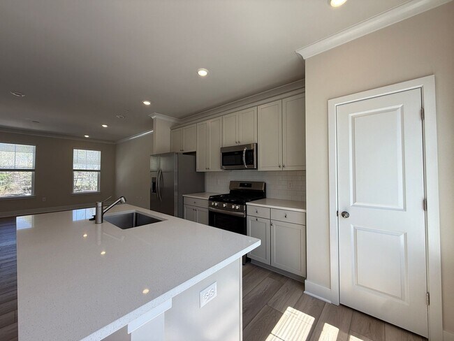 Foto del edificio - Modern Townhome with Golf Course Views & 2-Car Garage- Cambridge, MD