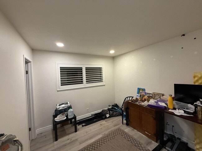 Building Photo - 836 Lexington St