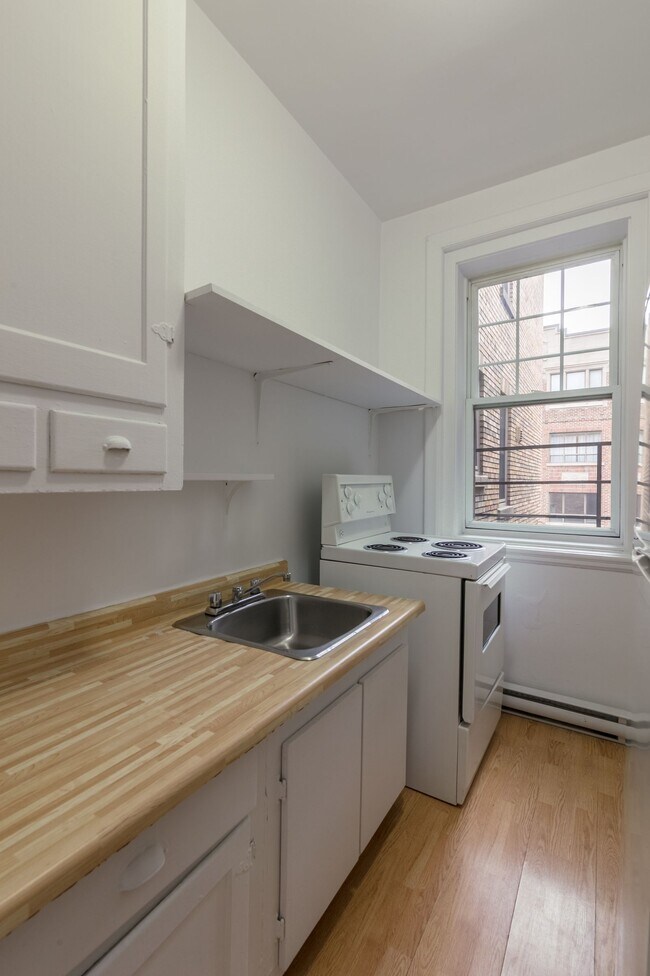 Photo du bâtiment - 2100 Rue du Fort