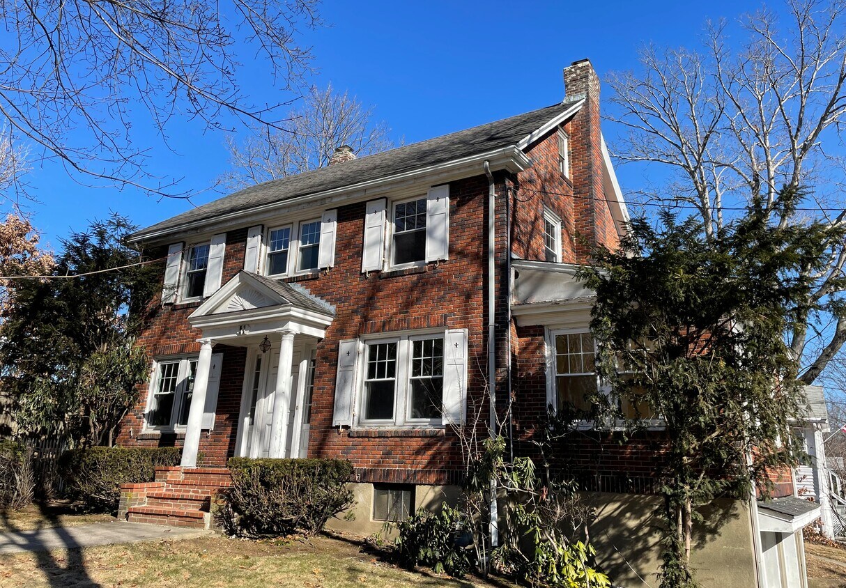 51 Pine Hill Rd, Dedham, MA 02026 House Rental in Dedham, MA