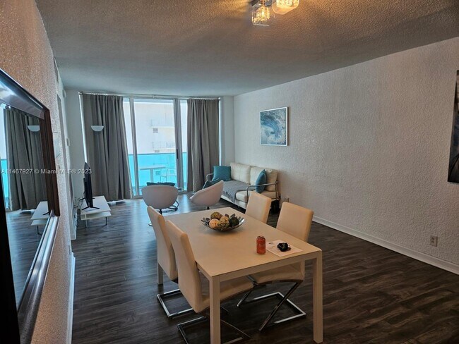Building Photo - 4001 S Ocean Dr