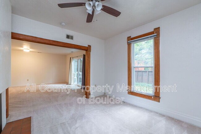 Foto del edificio - 1817 Grove St