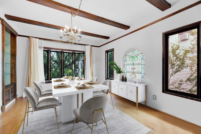 Building Photo - 27-29 E Clifton Terrace