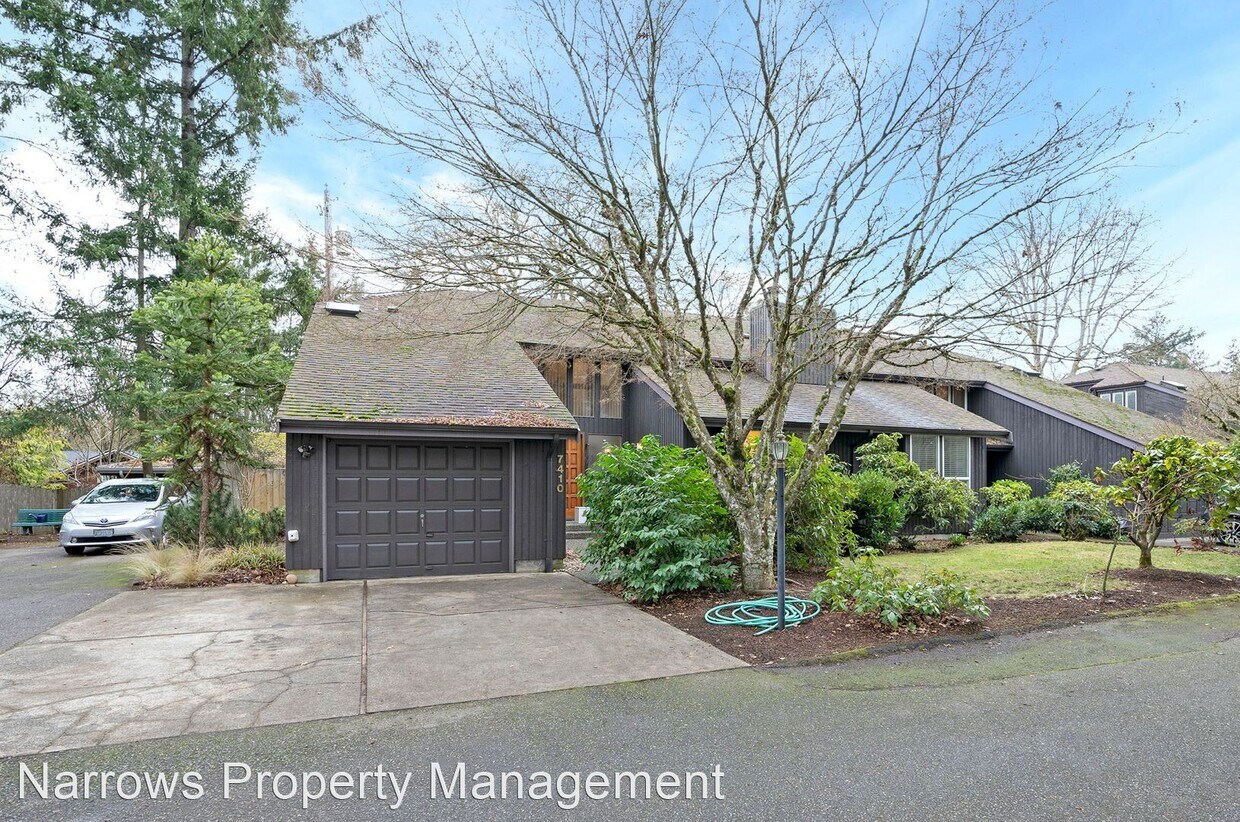 Primary Photo - 3 br, 2.5 bath House - 7410 84th Street Co...