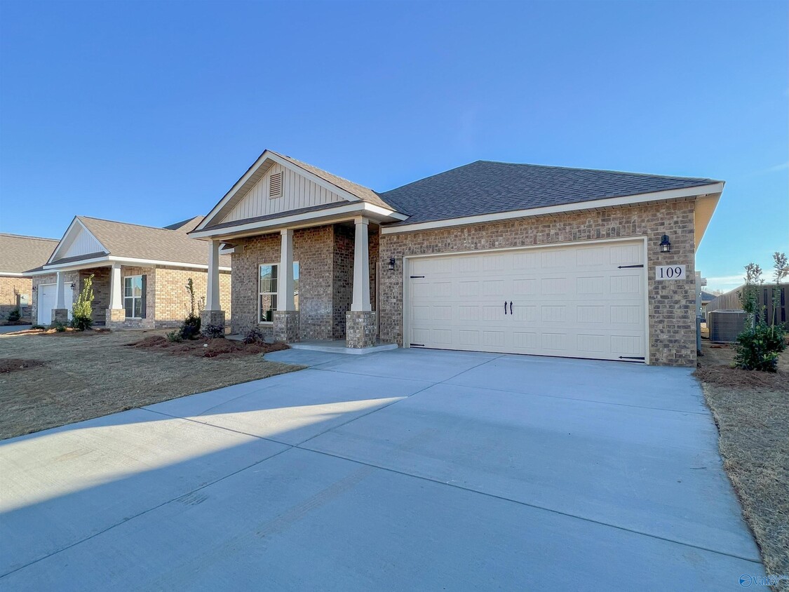 Foto principal - 109 Silkwood Ct