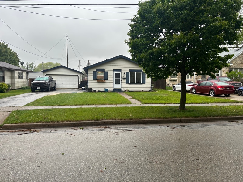 Primary Photo - 712 Sylvan Terrace