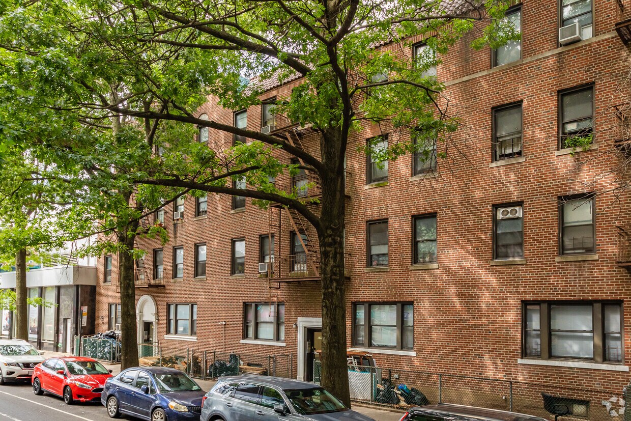 Foto del edificio - 3754 81st St