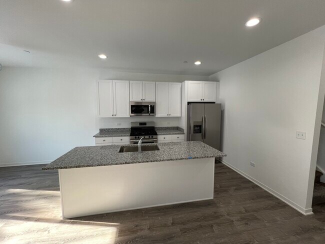 Building Photo - 3942 Preston Dr