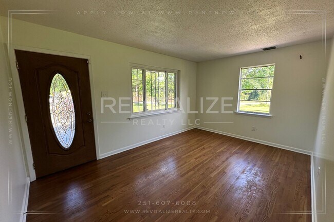 Building Photo - **Coming Soon** 3 Bedroom/2 Bathroom House...