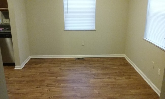 Comedor - 826 Arlington Rd