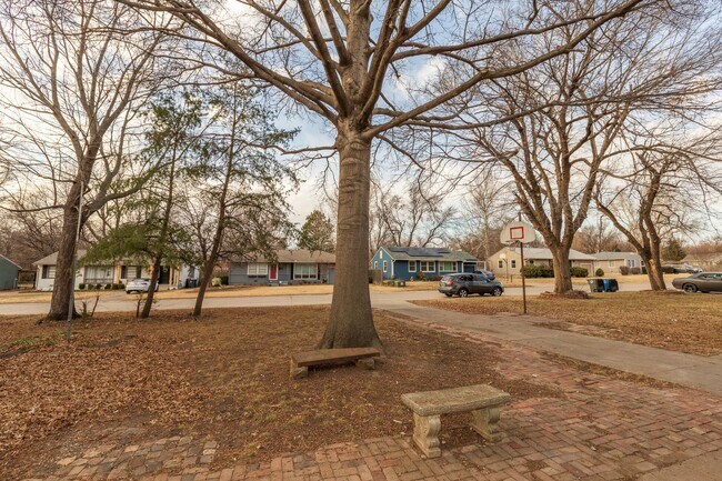 Foto del edificio - Beautiful 3 bedroom 1 bath, Available in April!