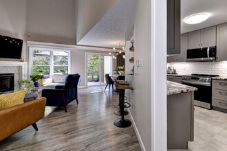 Building Photo - 5104 Salisbury Mews