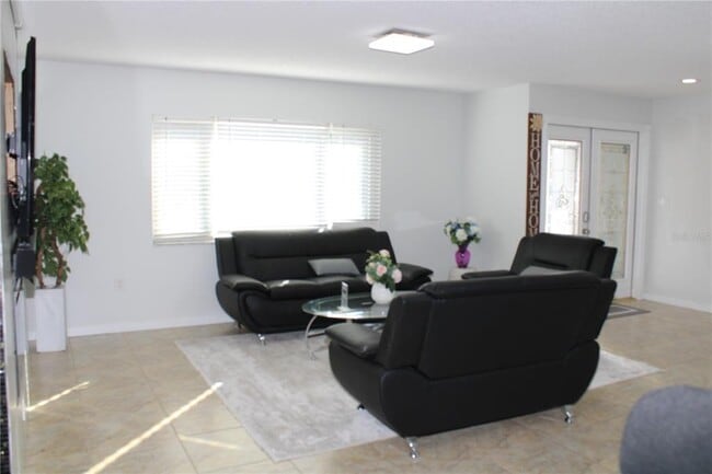 Foto del edificio - 7655 Cardiff Ct N