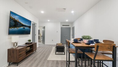 Interior Photo - 44West