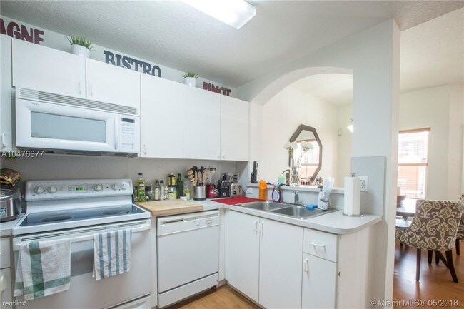 Building Photo - 2 br, 2.5 bath  - 11479 NW 60th Ter Apt 372