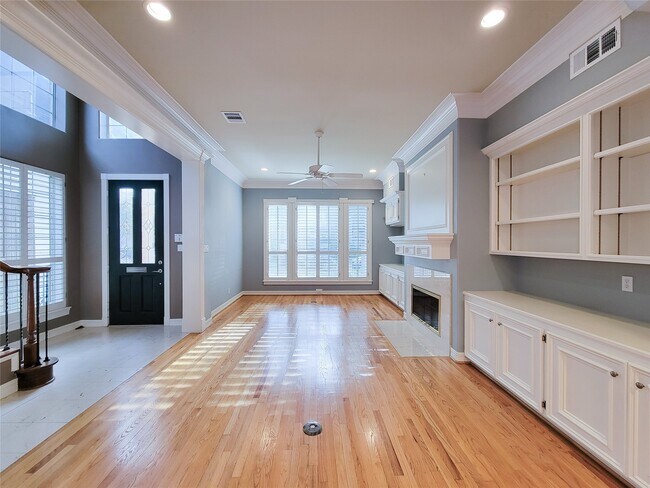 Foto del edificio - 6304 Pickens St