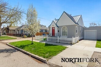 Building Photo - 208 N 18th St