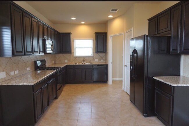 Building Photo - 1429 Bess Cove