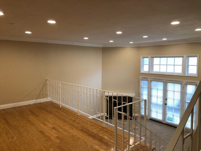 Split Level Dining room - 4317 Mammoth Ave