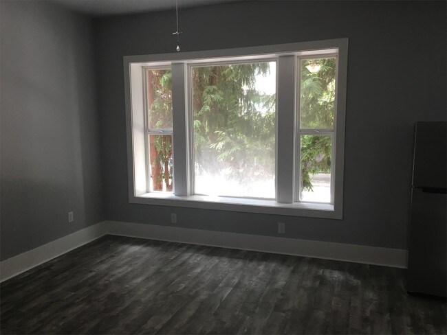 Building Photo - 3016 1st Ave