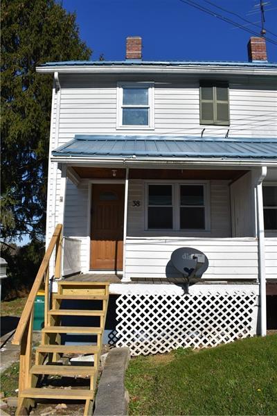 Primary Photo - 38 Rowe St