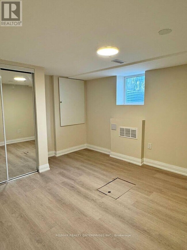 Building Photo - 60 Wakelin Terrace