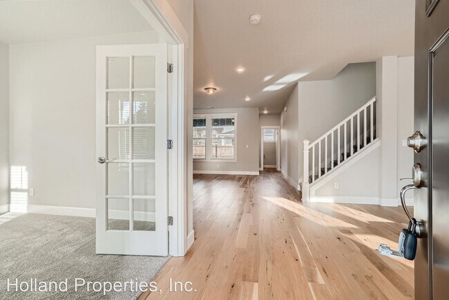 Building Photo - 4 br, 2.5 bath House - 5965 SE Skylight Dr