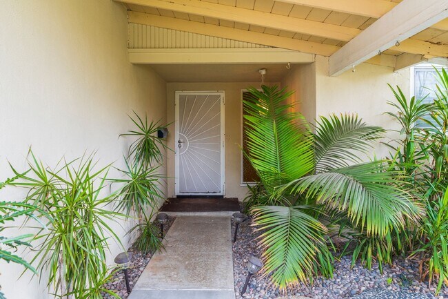 Foto del edificio - West Torrance 4 bedroom 2 bath