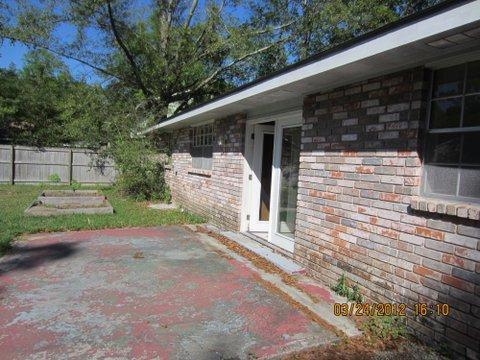 Building Photo - 630 Oak St