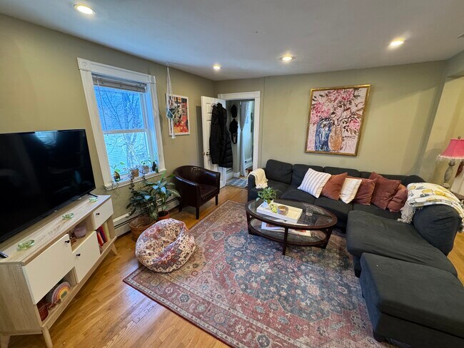 Foto del edificio - 731 Somerville Ave