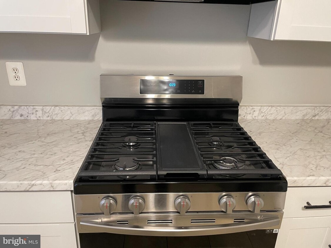 Foto principal - 720 Quince Orchard Blvd