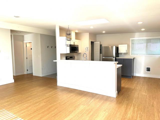 Building Photo - 2 bedroom in Seattle WA 98103