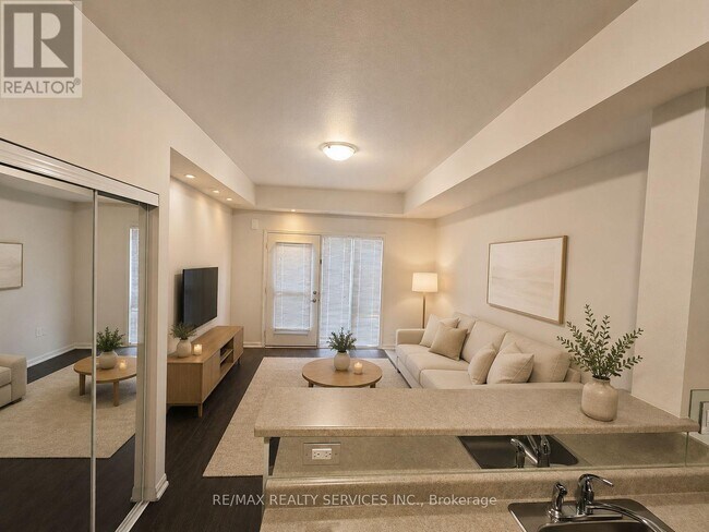 Photo du bâtiment - 250 Sunny Meadow Blvd