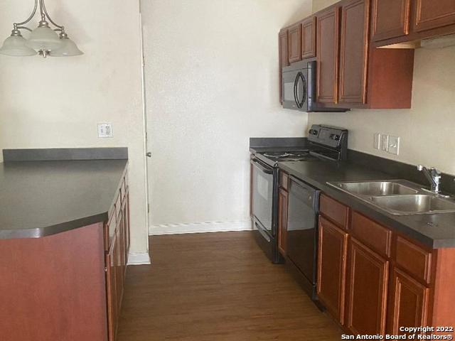 Foto del edificio - 8016 Laurel Bend