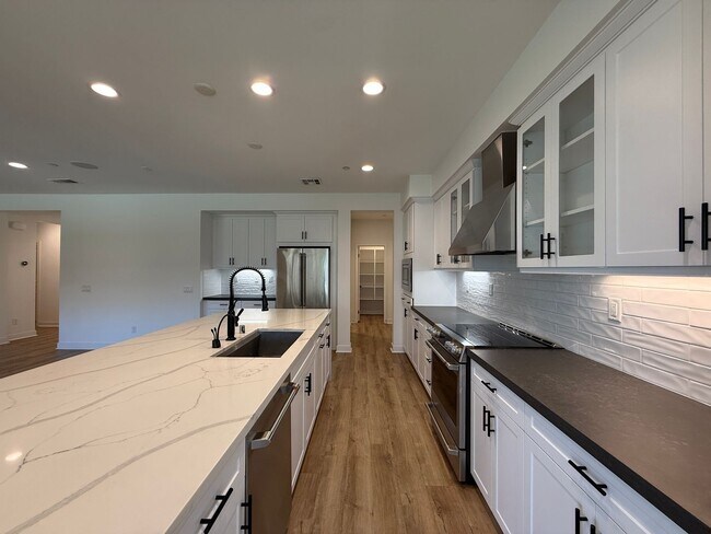 Building Photo - 39338 Stirrup Ct