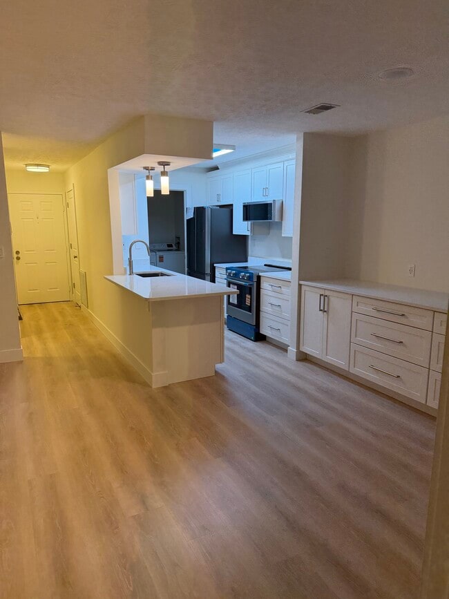 Photo - 120 Creekwood Dr Apartment