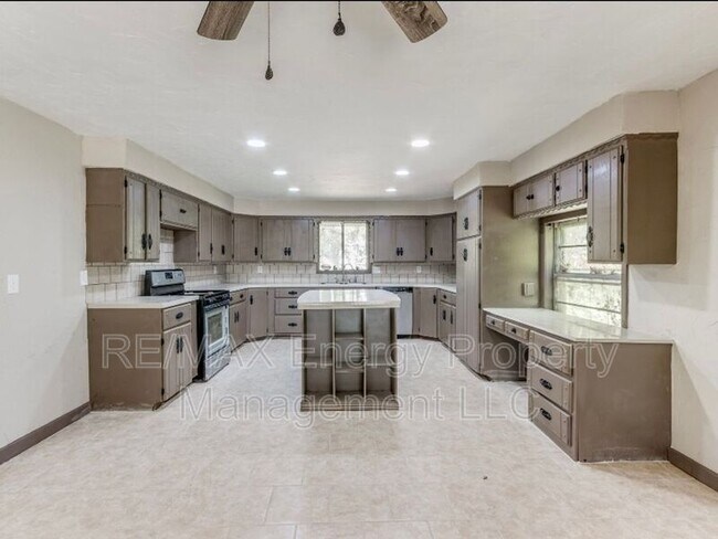 Foto del edificio - 9901 NE 26th St