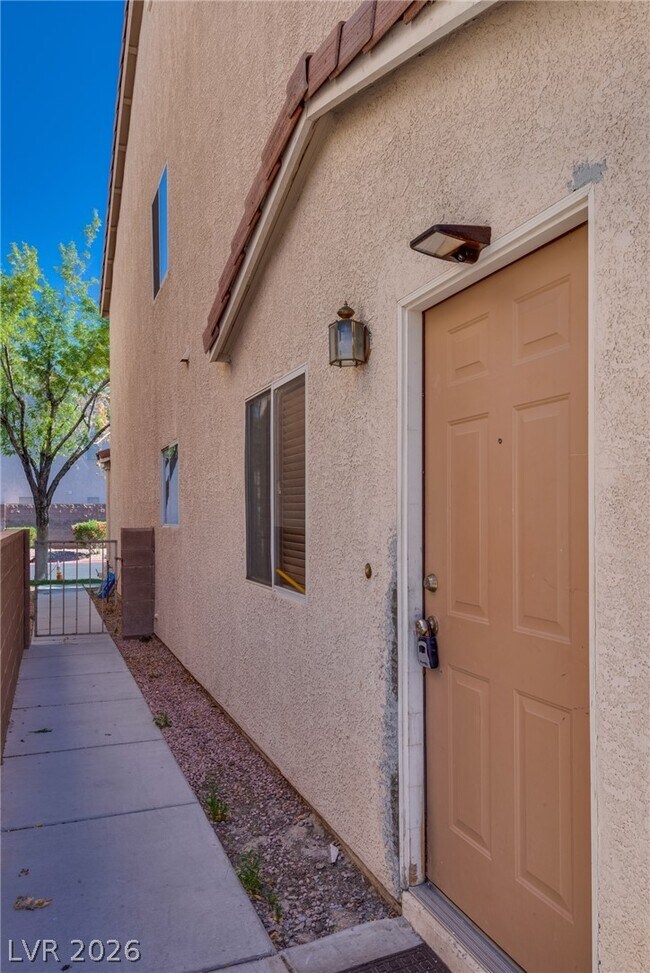 Building Photo - 5532 Cactus Thorn Ave
