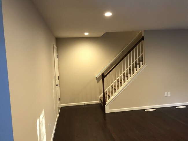 Foto del edificio - 323 Central Park Ave