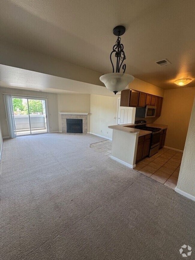 Building Photo - 4670 White Rock Cir
