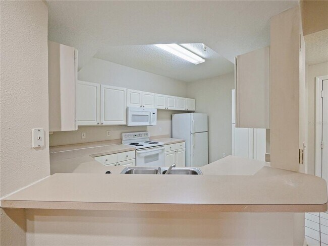 Building Photo - 5536 Metrowest Blvd