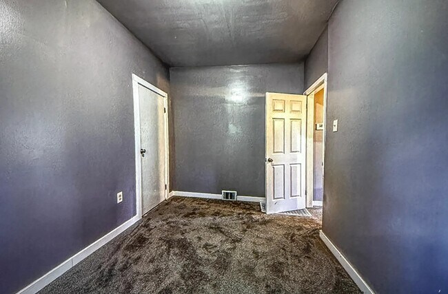 Building Photo - 7220 Hilliards St