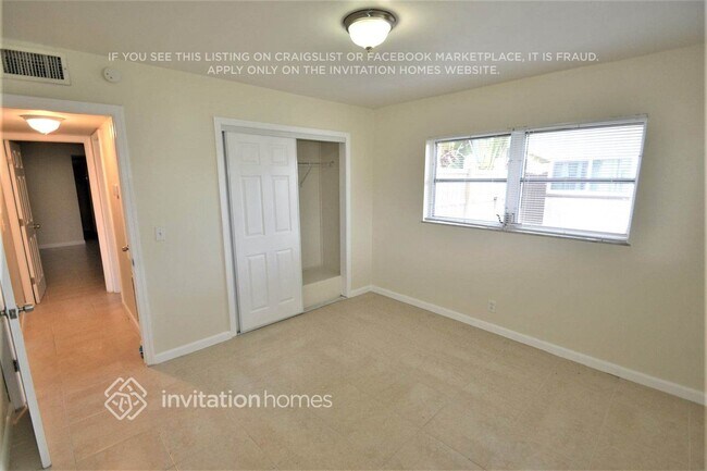 Building Photo - 3339 NW 69th Ct